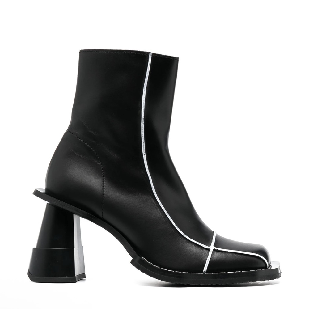 Hekrik Vibscov Black Ankle Boots
